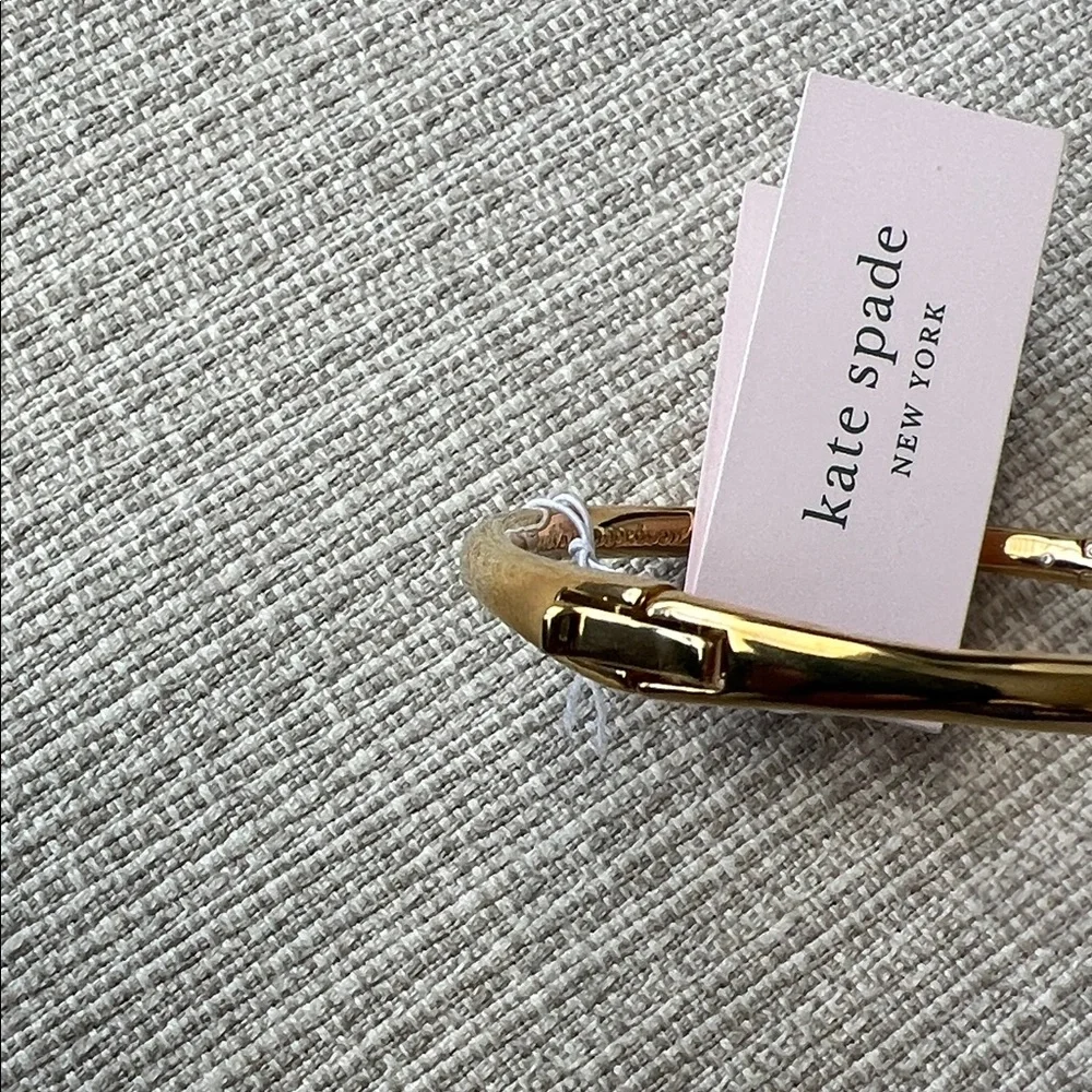 NWT Kate Spade Gold Knot Bracelet - Picture 2 of 4
